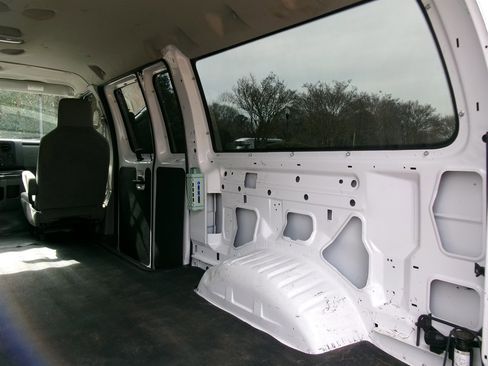 Used 2011 Ford E-150 and Econoline 150 w/ PWR Group image 11