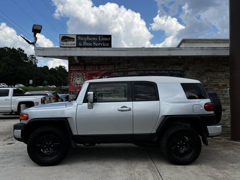 Used 2007 Toyota FJ Cruiser 4WD image 3