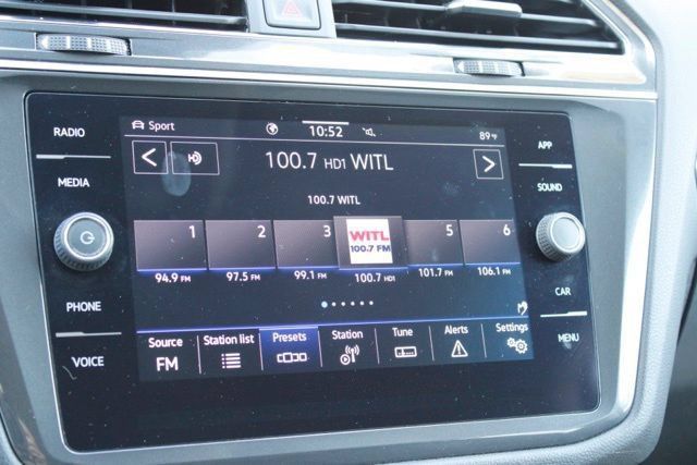 Used 2023 Volkswagen Tiguan SE AWD/4WD image 21