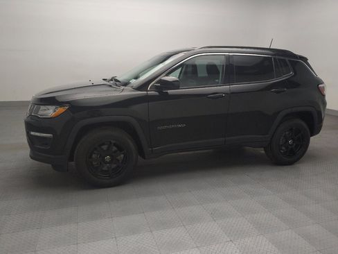 Used 2019 Jeep Compass Latitude w/ Popular Equipment Group image 2
