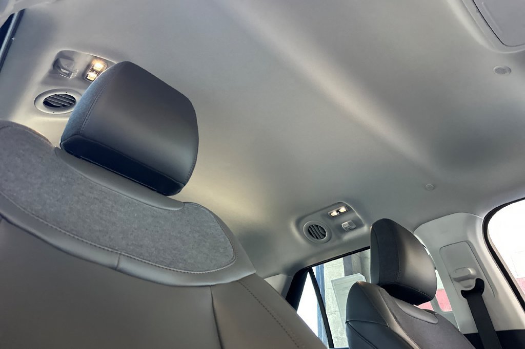 New 2026 Ford Explorer Active w/ Active Comfort Package RWD image 18