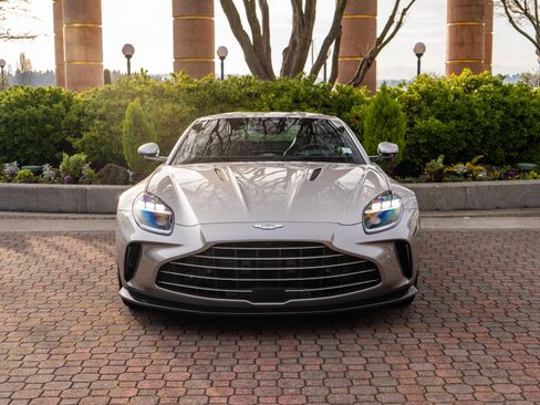 Used 2025 Aston Martin V8 Vantage Coupe image 6