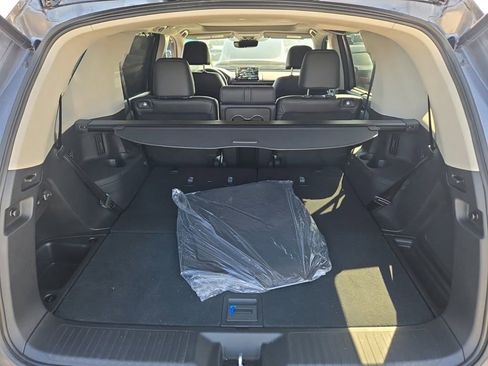 Used 2025 Honda Pilot Touring image 10