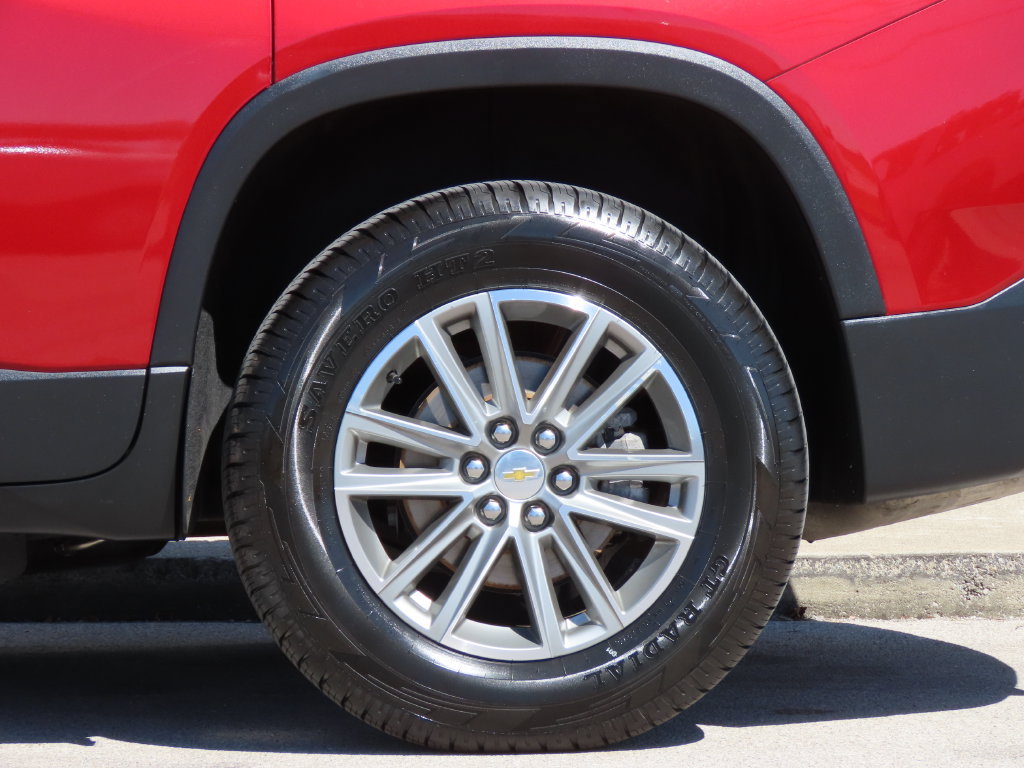Used 2023 Chevrolet Traverse LT w/ LPO, Floor Liner Package AWD/4WD image 18