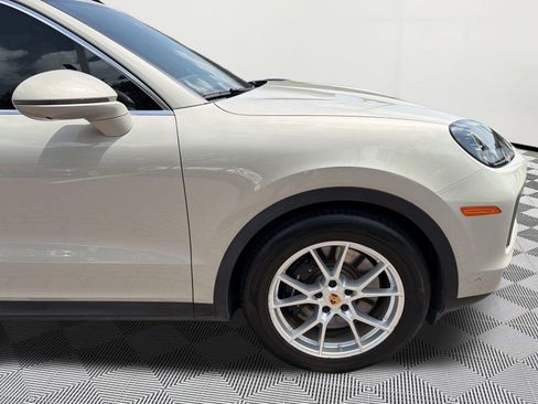 Certified 2024 Porsche Cayenne S AWD/4WD image 13