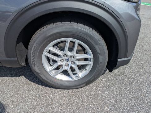 New 2026 Ford Explorer Active RWD image 11
