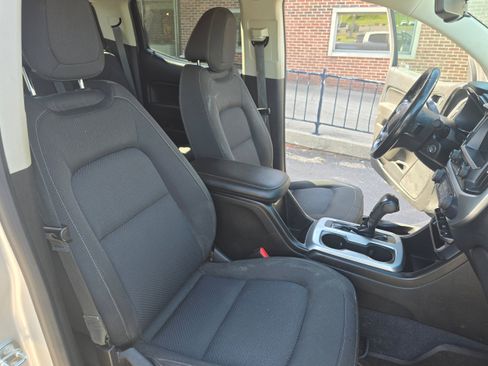 Used 2019 Chevrolet Colorado LT w/ LT Convenience Package AWD/4WD image 11