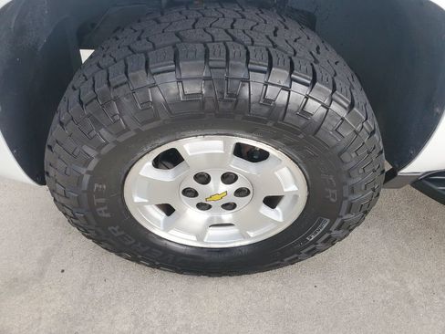 Used 2011 Chevrolet Avalanche LS RWD image 35