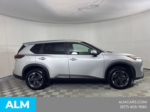 Used 2025 Nissan Rogue SV FWD image 6