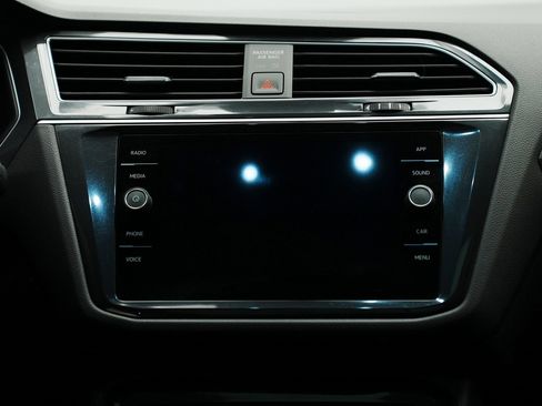 Used 2024 Volkswagen Tiguan SE R-Line image 38