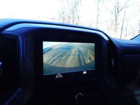 Used 2019 Chevrolet Silverado 1500 Custom Trail Boss w/ Custom Convenience Package image 6