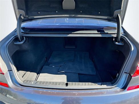 Used 2019 BMW 750i w/ Executive Package image 23