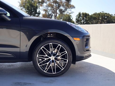 New 2026 Porsche Macan AWD/4WD image 11