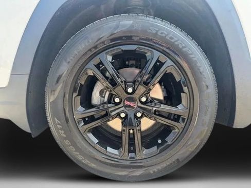 Used 2023 GMC Terrain AT4 AWD/4WD image 30