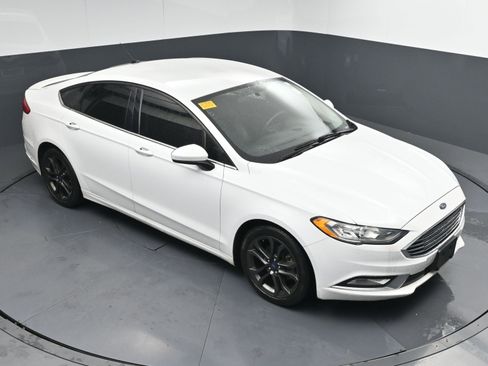 Used 2018 Ford Fusion SE w/ Equipment Group 201A image 25