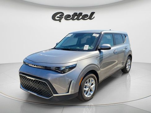 Used 2025 Kia Soul LX FWD image 10