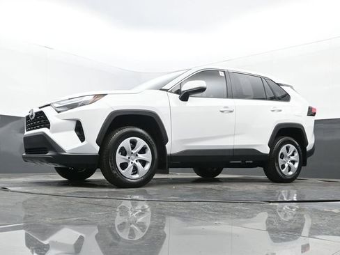 Used 2025 Toyota RAV4 LE image 25