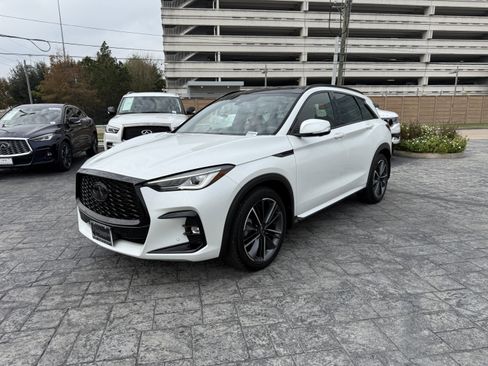 Certified 2024 INFINITI QX50 Sport image 3