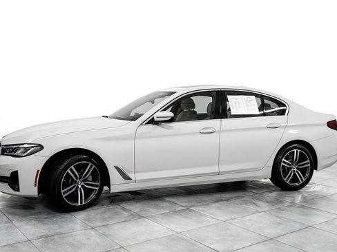 Used 2023 BMW 530i xDrive w/ Premium Package AWD/4WD image 4