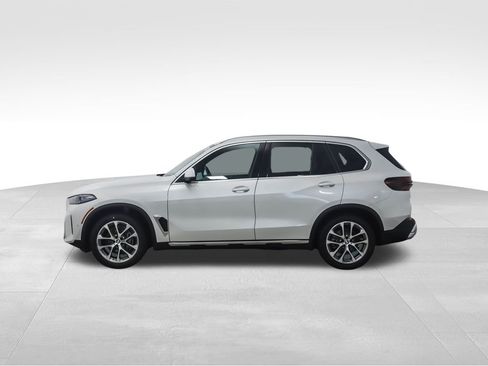 New 2026 BMW X5 xDrive40i w/ Executive Package image 2