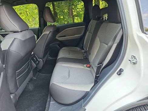Certified 2026 Subaru Forester Premium AWD/4WD image 19