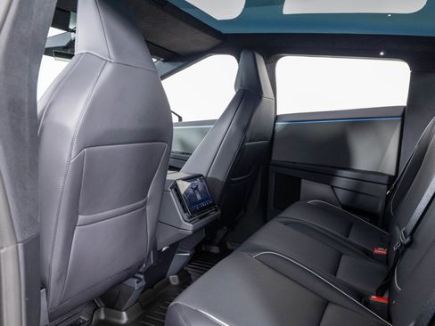 Used 2024 Tesla Cybertruck AWD Crew Cab image 19