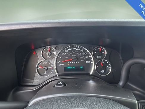 Used 2024 Chevrolet Express 3500 LT w/ LT Preferred Equipment Group image 15