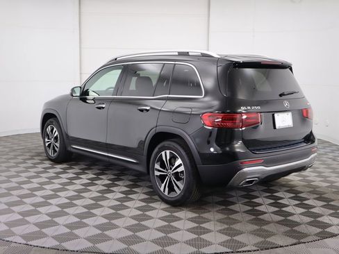 Certified 2025 Mercedes-Benz GLB 250 4MATIC image 7