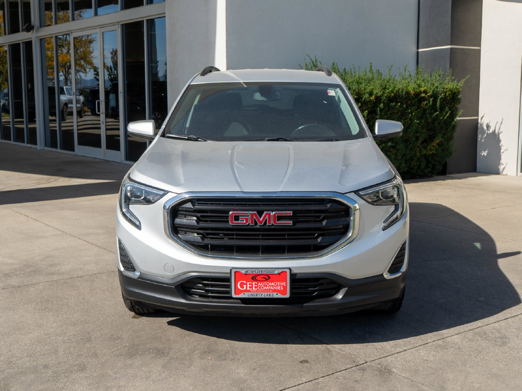 Used 2018 GMC Terrain SLE w/ Driver Convenience Package FWD image 2