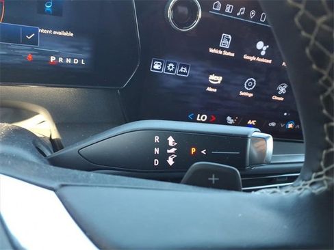 Used 2024 Chevrolet Traverse LT image 22