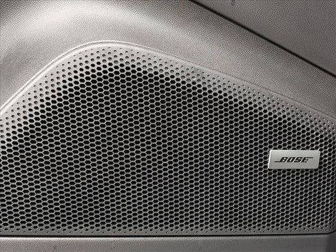 Used 2025 Porsche Macan 4S Electric image 14