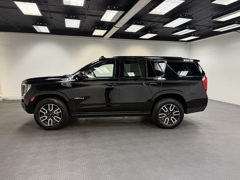 Used 2023 GMC Yukon AT4 w/ AT4 Premium Package AWD/4WD image 2
