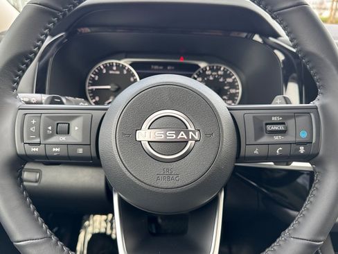 New 2025 Nissan Pathfinder SV image 27