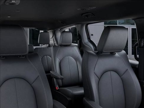New 2027 Chrysler Pacifica Select FWD image 26