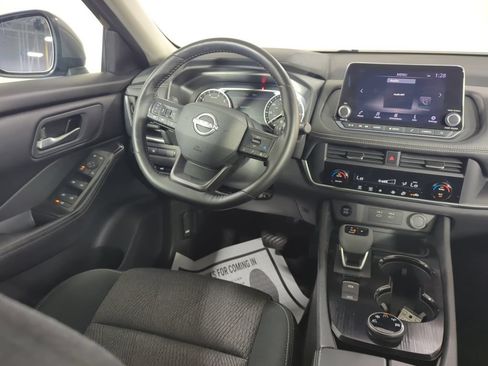 Used 2025 Nissan Rogue SV AWD/4WD image 22