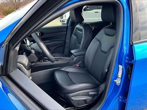 New 2026 Jeep Compass Latitude image 9