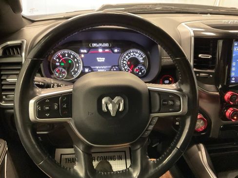 Used 2022 RAM 1500 Laramie AWD/4WD image 7