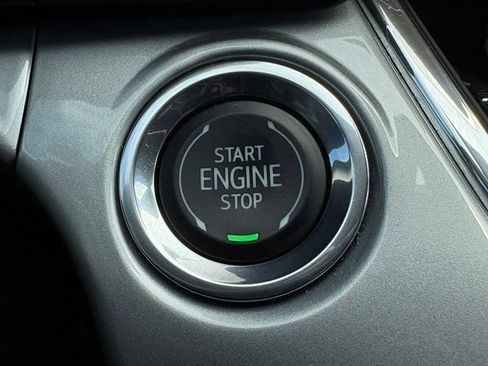 Used 2025 Chevrolet Trax LT w/ LT Convenience Package FWD image 16