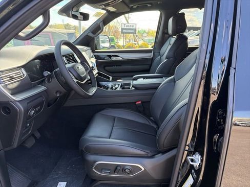 New 2026 Jeep Grand Wagoneer Limited AWD/4WD image 17
