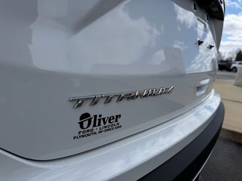 Used 2022 Ford Edge Titanium w/ Class II Trailer Tow Package image 20