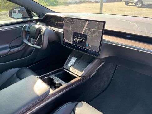 Used 2021 Tesla Model S Plaid image 17
