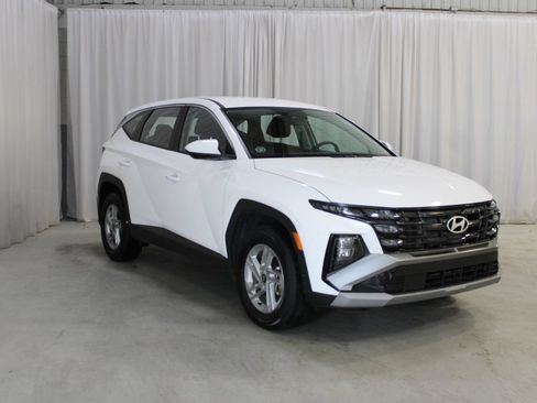 Used 2025 Hyundai Tucson SE AWD/4WD image 23