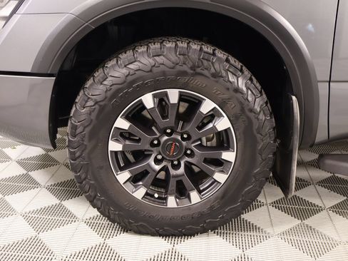 Used 2021 Nissan Titan PRO-4X w/ Pro-4x Convenience Package AWD/4WD image 19
