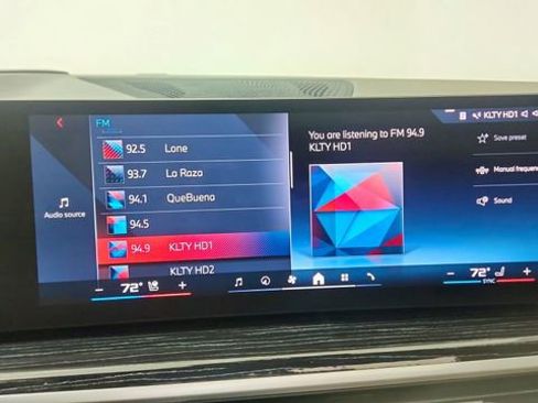 Used 2025 BMW X7 M60i image 53