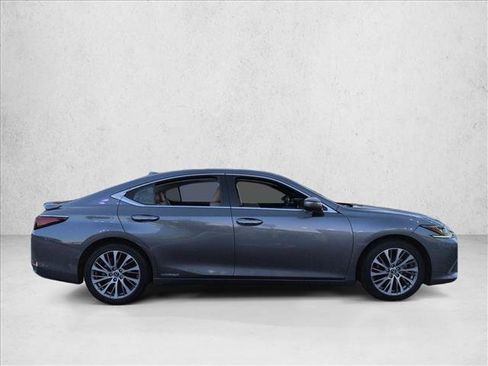 Used 2021 Lexus ES 300h w/ Premium Package FWD image 4