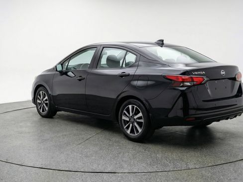 Used 2025 Nissan Versa SV image 6