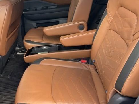 Used 2022 Nissan Pathfinder Platinum w/ Cargo Package image 11