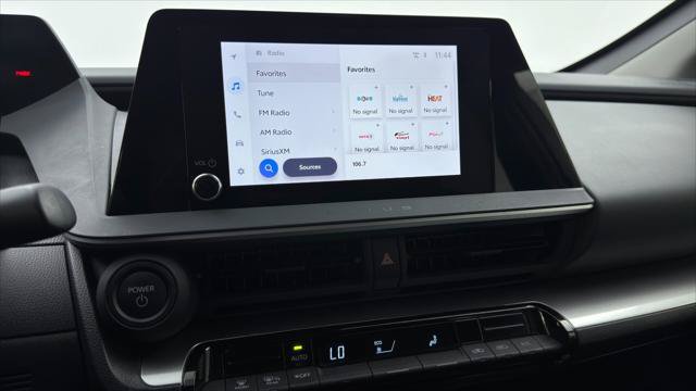 Used 2025 Toyota Prius LE FWD image 30