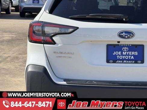 Used 2025 Subaru Outback Premium w/ Popular Package #1A image 10