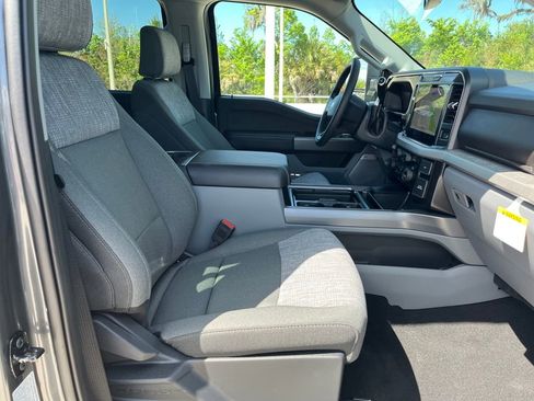 New 2026 Ford F250 XLT w/ XLT Premium Package AWD/4WD image 28